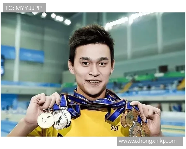 篮球明星的辉煌与挫折：从巅峰到低谷的命运交响曲